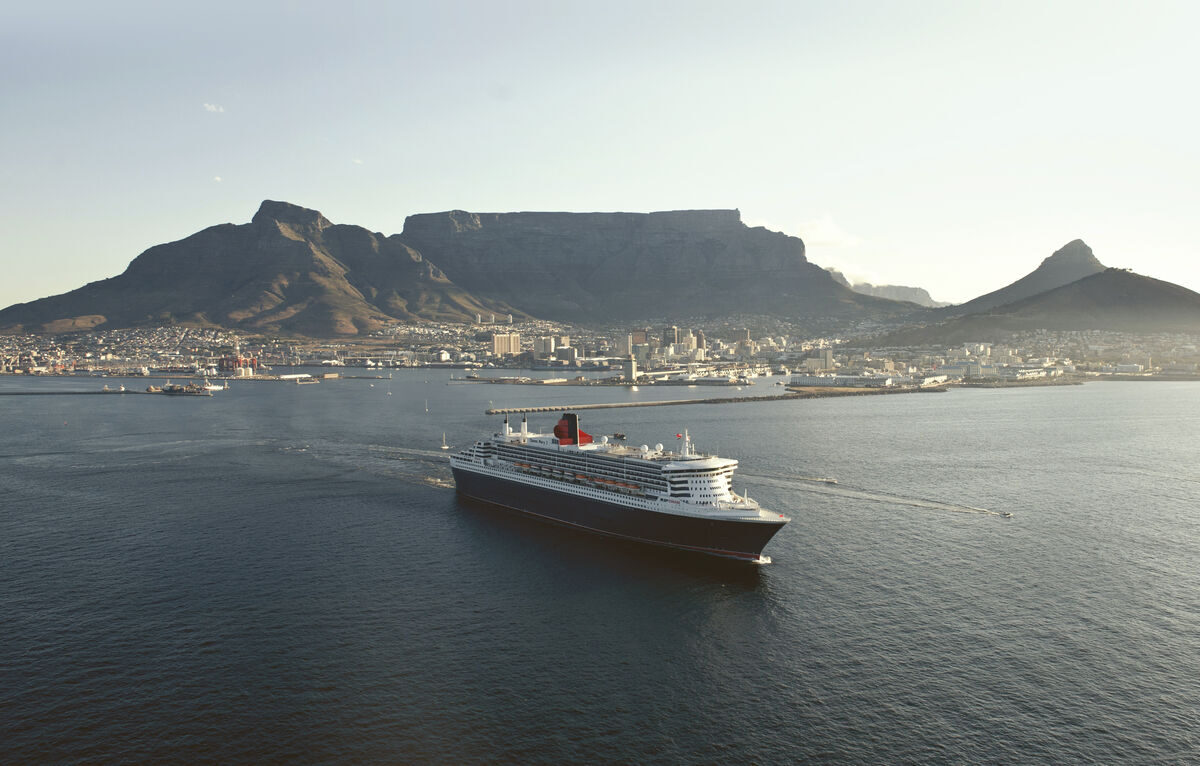 11442 Cunard QM2 Cape Town 1 Colour e1768215929247